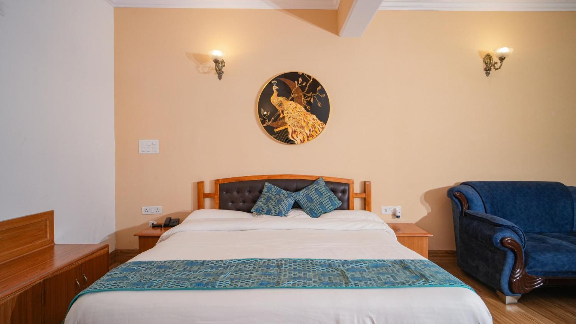 Neelesh Inn- A Luxury Lake View Hotel- 20 Kms From Nainital Bhīm Tāl المظهر الخارجي الصورة