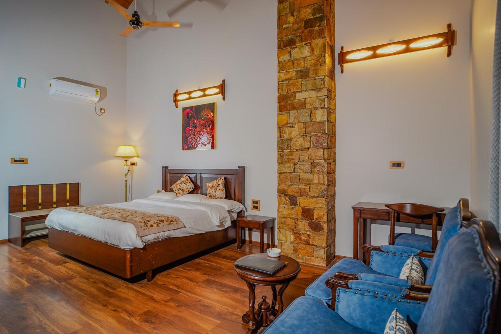 Neelesh Inn- A Luxury Lake View Hotel- 20 Kms From Nainital Bhīm Tāl المظهر الخارجي الصورة