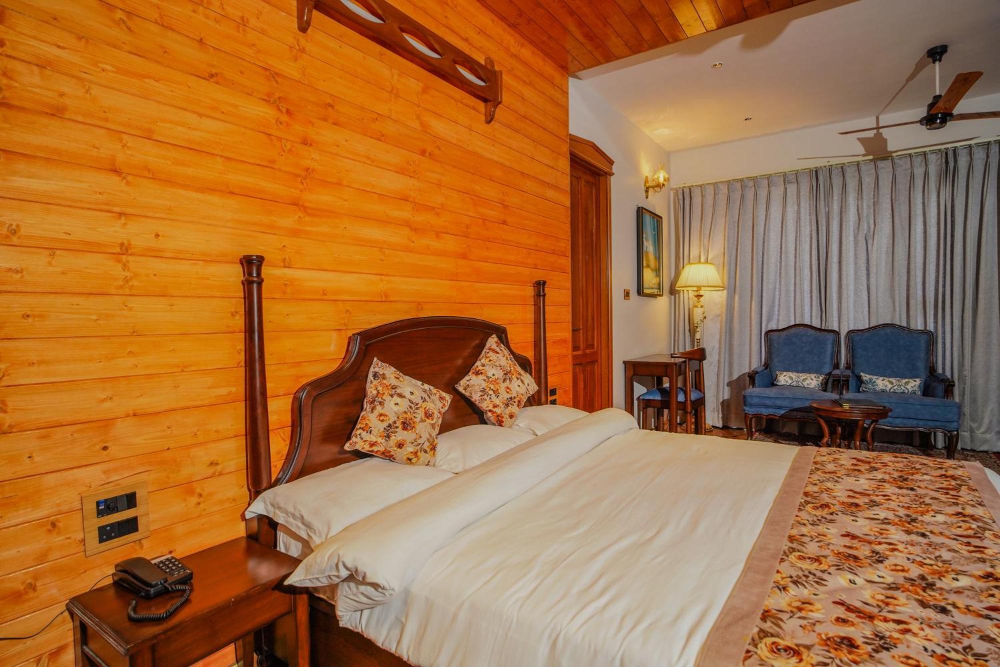 Neelesh Inn- A Luxury Lake View Hotel- 20 Kms From Nainital Bhīm Tāl المظهر الخارجي الصورة