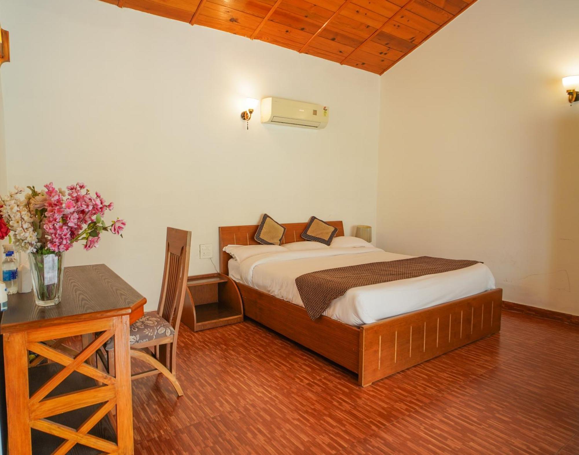 Neelesh Inn- A Luxury Lake View Hotel- 20 Kms From Nainital Bhīm Tāl المظهر الخارجي الصورة